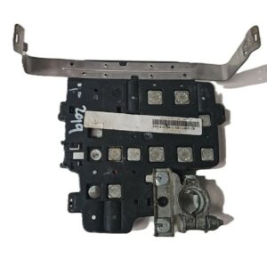 MODULO DE FUSIBLES EN LA BATERIA RENAULT KANGOO AÑO 2019