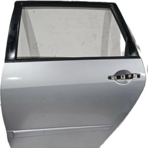 PUERTA TRASERA IZQUIERDA MITSUBISHI GRANDIS AÑO 2007