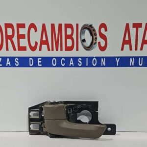 MANETA INTERIOR DELANTERA IZQUIERDA/TRASERA IZQUIERDA KIA SPORTAGE AĂO 2008