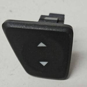 BOTONERA ELEVALUNA DELANTERA IZQUIERDA FIAT 500 AÑO 2009