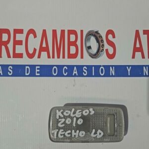 LUZ INTERIOR TECHO LATERAL DERECHA RENAULT KOLEOS AÑO 2010