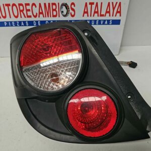 PILOTO TRASERO IZQUIERDO 5 PUERTAS CHEVROLET AVEO AÑO 2013