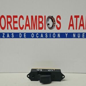 BOTONERA ELEVALUNAS DELANTERA DERECHA MITSUBISHI GRANDIS AĂO 2007