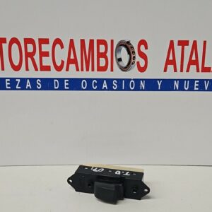 BOTONERA ELEVALUNAS TRASERA DERECHA MITSUBISHI GRANDIS AĂO 2007