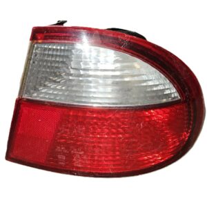 PILOTO EXTERIOR TRASERO DERECHO 4 PUERTAS DAEWOO LANOS AĂO 1997-2000