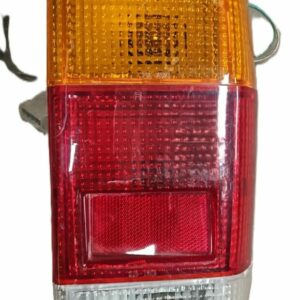 PILOTO TRASERO DERECHO NISSAN VANETTE AĂO 1984-1989