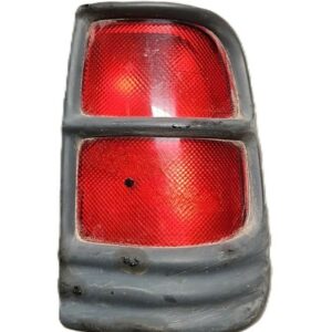 PILOTO TRASERO DERECHO FORD MAVERICK AÑO 1996 7 PLAZAS