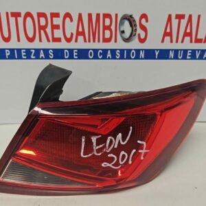 PILOTO EXTERIOR TRASERO DERECHO SEAT LEON AÑO 2017