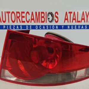 PILOTO EXTERIOR TRASERO DERECHO SEAT ALTEA XL AÑO 2015