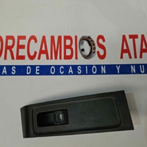 BOTONERA ELEVALUNAS DELANTERA DERECHA SKODA FABIA AÑO 2015