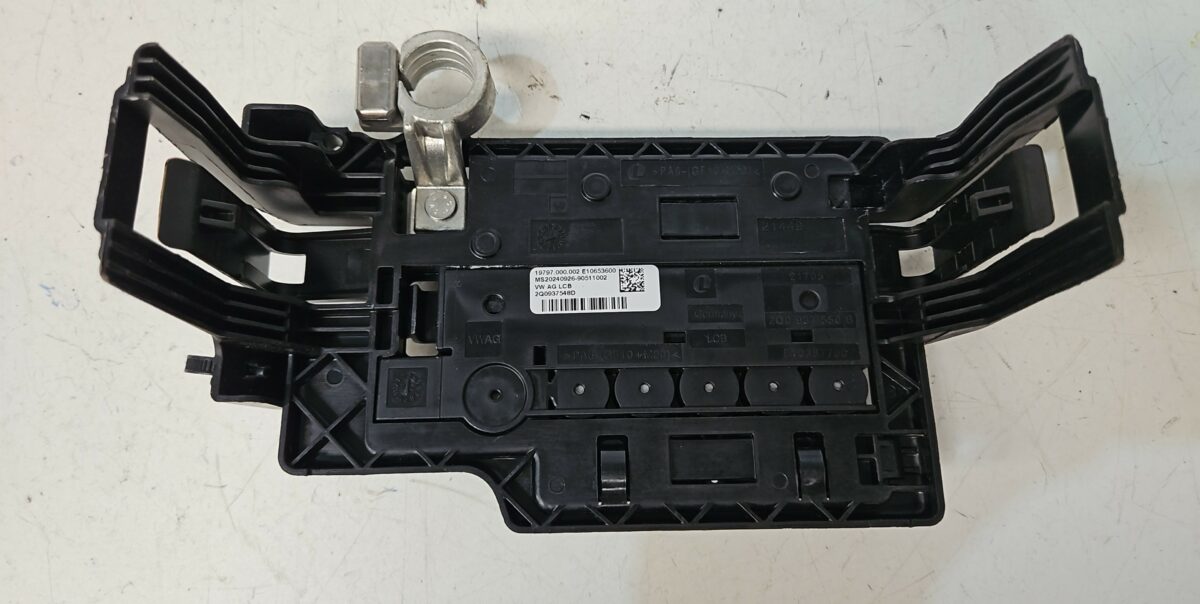 CAJA FUSIBLES SKODA FABIA AÑO 2021- - Imagen 2